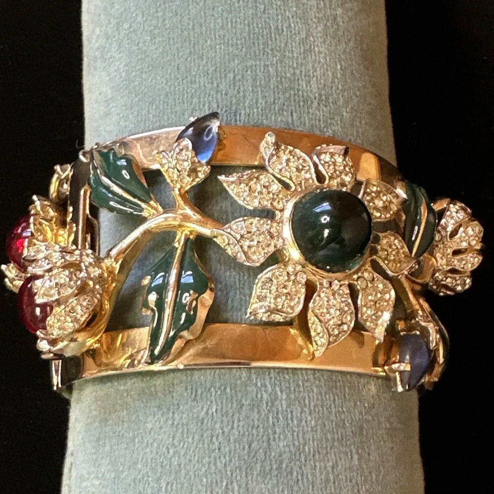 VTG Coro Book Piece Cabochon Rhinestone Corocraft Bracelet Carmen MirandaCamelia